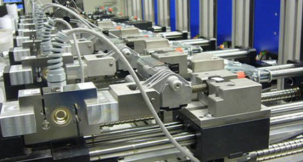S beam load cells operating on dynamic conveyor belt checkweigher